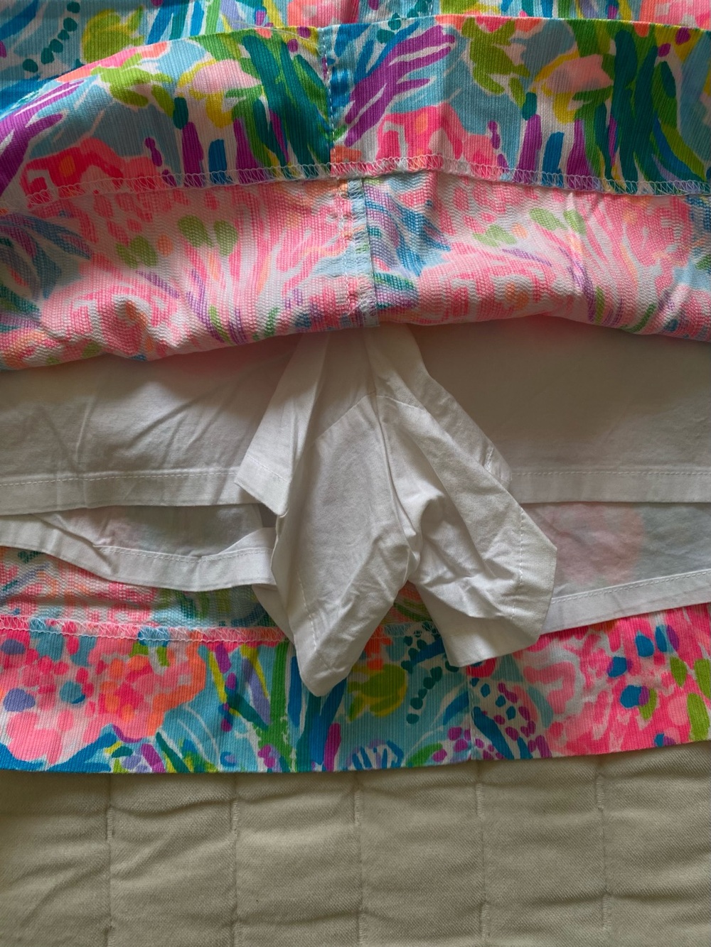 Lilly Pulitzer Nicki Skort
"Fan Sea Pants" Like New Size 12 - Picture 5 of 6